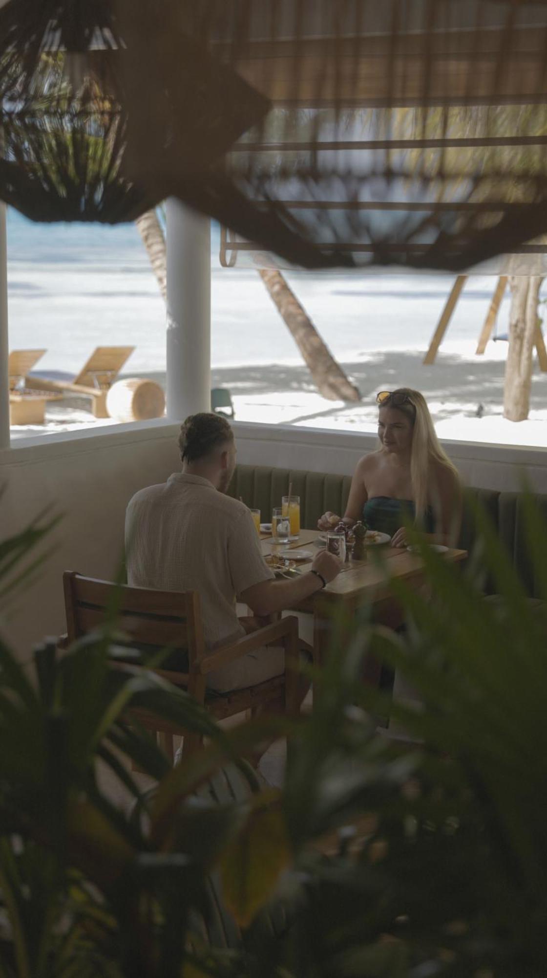 Stone Beach Club Dhiffushi Εξωτερικό φωτογραφία